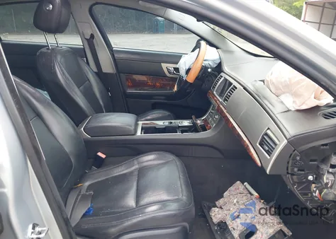 2010 Jaguar Xf Premium из США, поврежденный, VIN SAJWA0GB1ALR75705